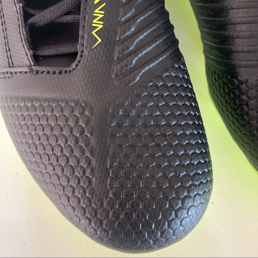 Nike Youth Size 5.5 Phantom Venom FG Soccer Cleats - Picture 6 of 8